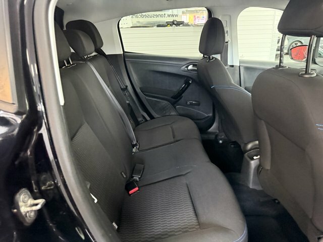 Peugeot 208 Black #4