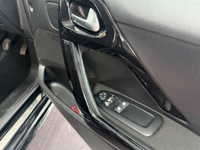 Peugeot 208 Black #17