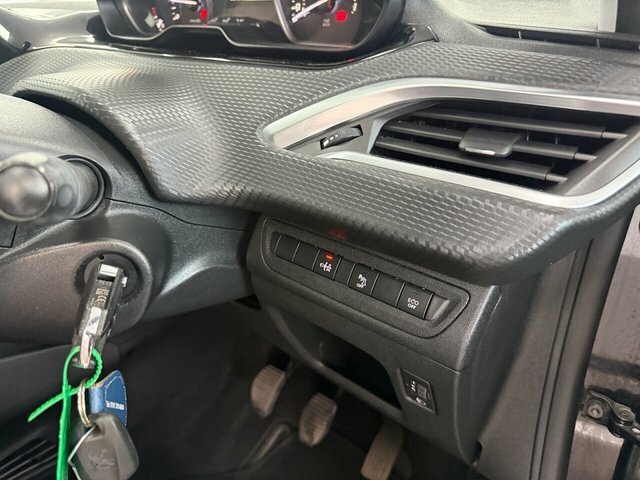 Peugeot 208 Black #18