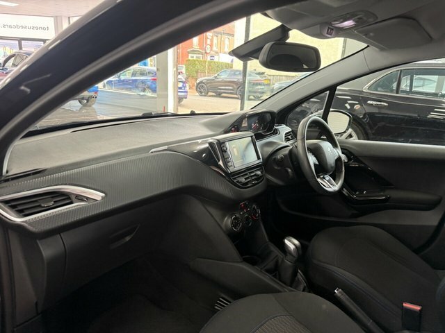 Peugeot 208 Black #9