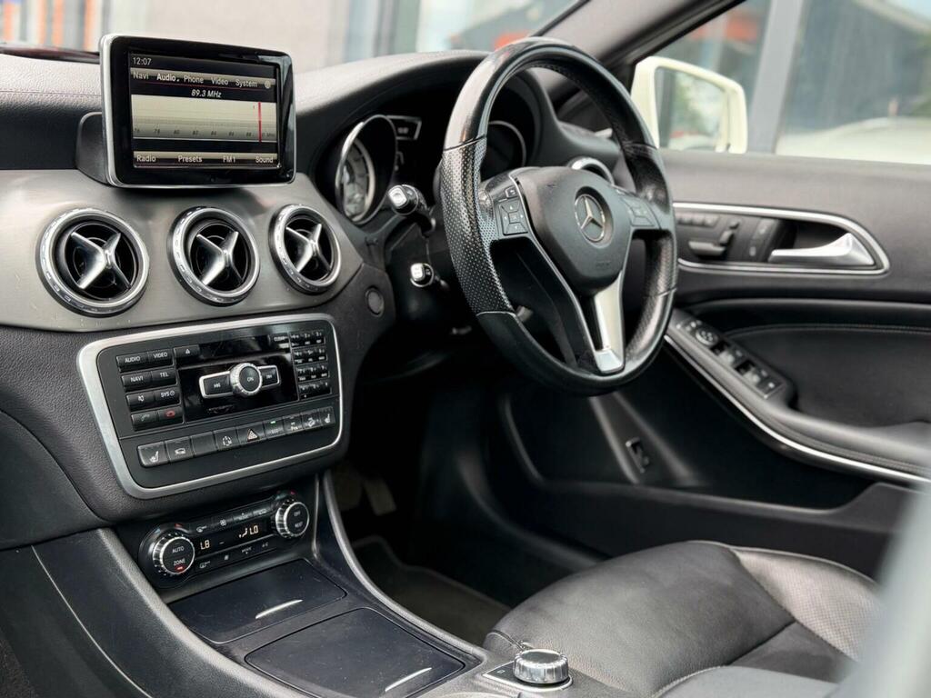 Mercedes-Benz GLA Class 2.0 Gla250 Amg Line Premium Plus G-tronic 4Matic White #3