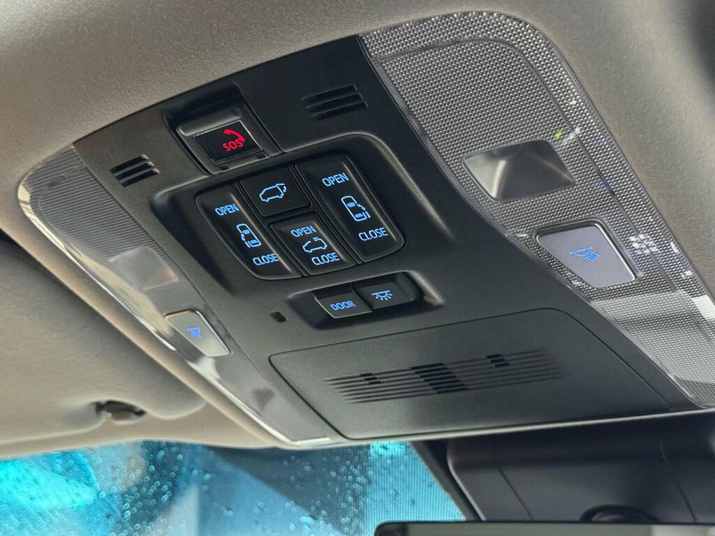 Toyota Alphard 2.4 Hybrid Vvti 7 Seats - X Prem Silver #35