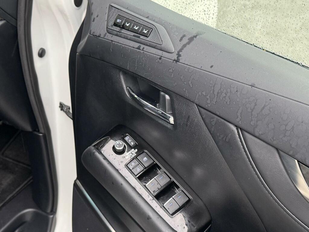 Toyota Alphard 2.4 Hybrid Vvti 7 Seats - X Prem Silver #20