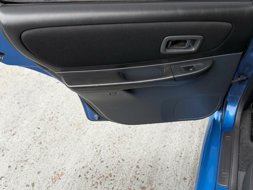Subaru Impreza 2000 2.0 P1 Limited Edition Saloon Manu Blue #32
