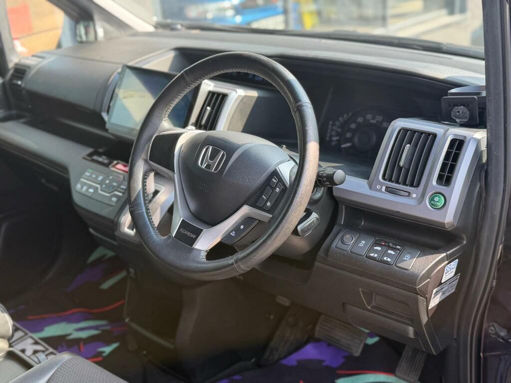 Honda StepWagon 2.0 Spada S White #17