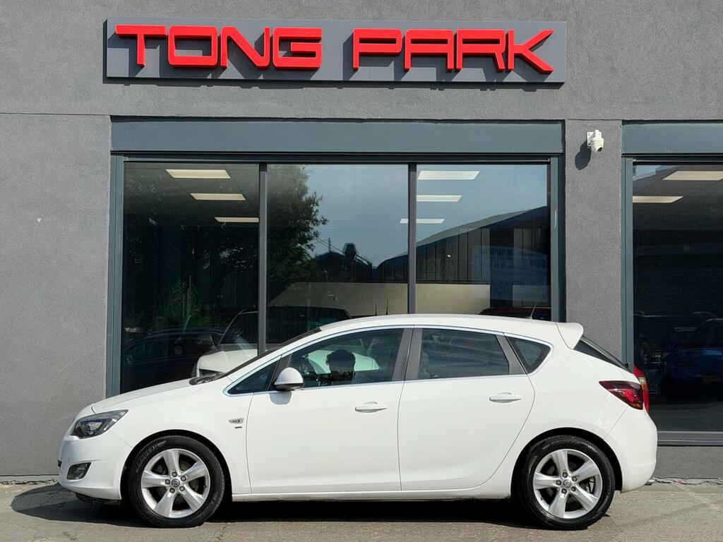 Vauxhall Astra 2.0 Cdti Sri Euro 5 FD61NYB White #4