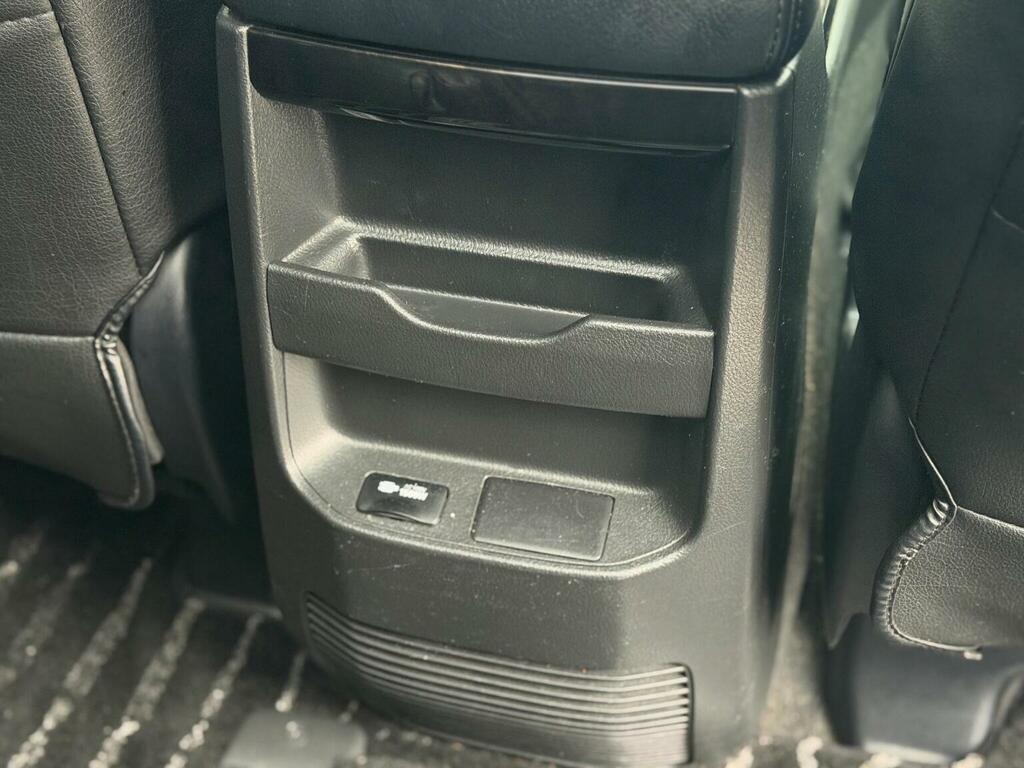 Toyota Alphard   #47