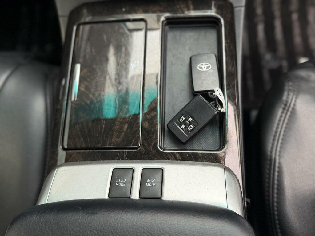 Toyota Alphard   #53