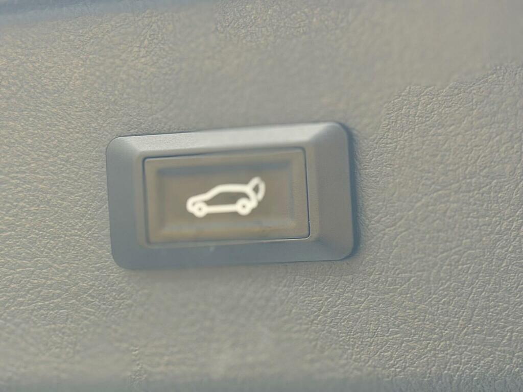 Toyota Alphard   #25
