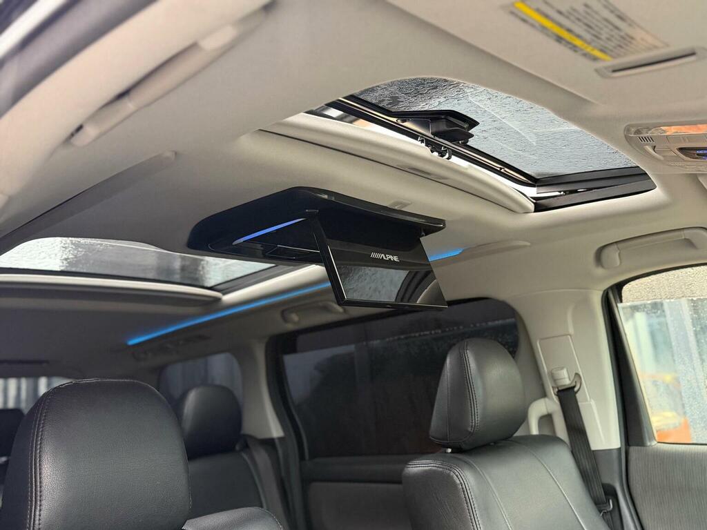 Toyota Alphard   #50