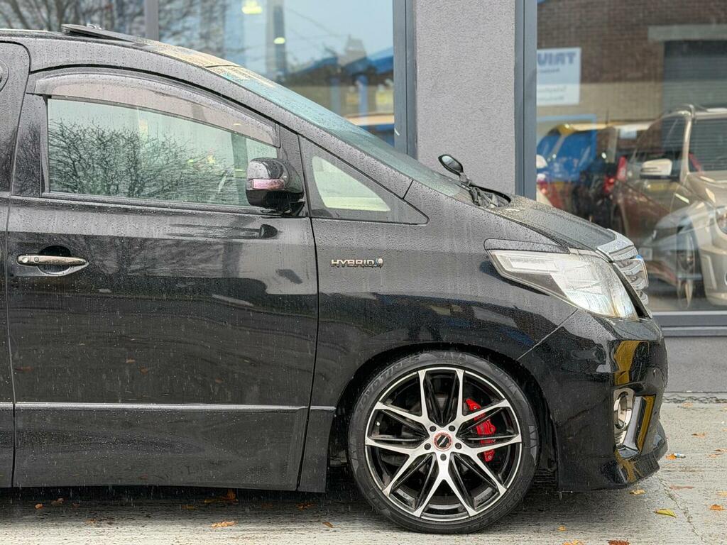Toyota Alphard   #11