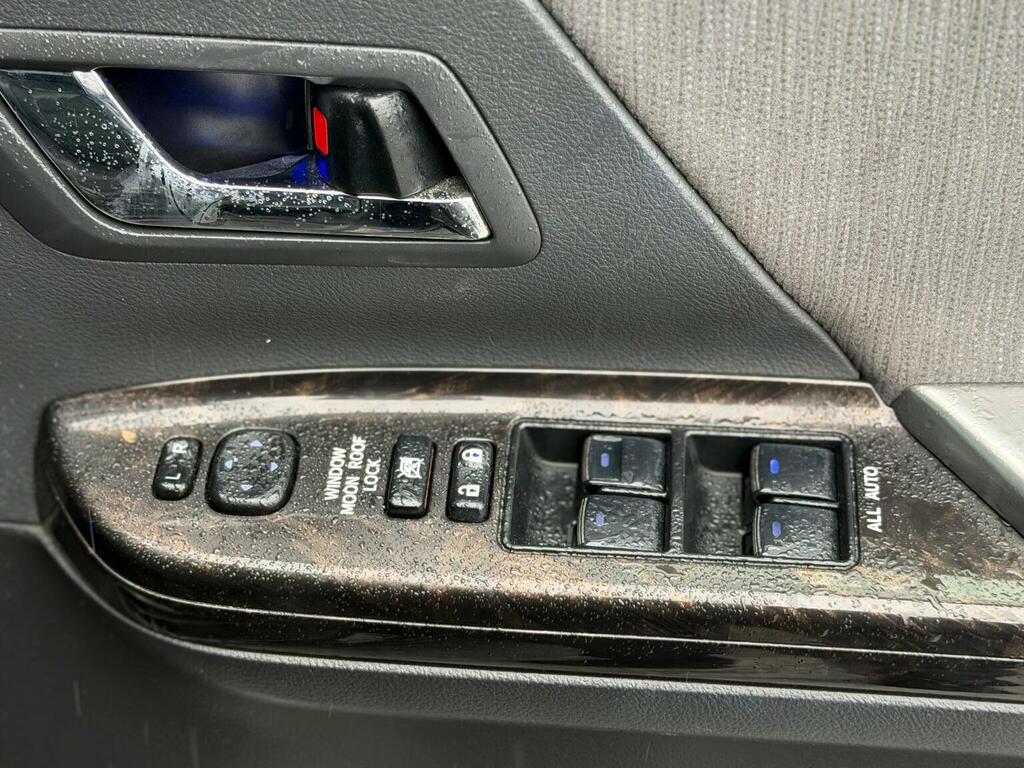Toyota Alphard   #49
