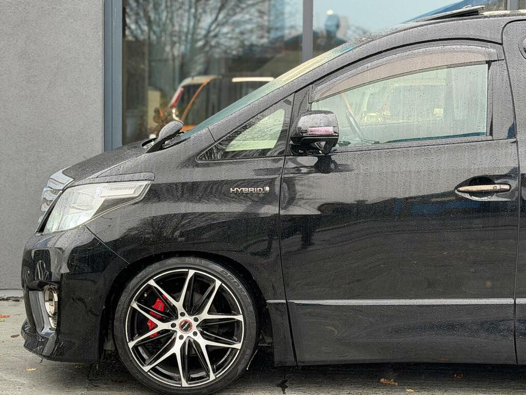 Toyota Alphard   #13