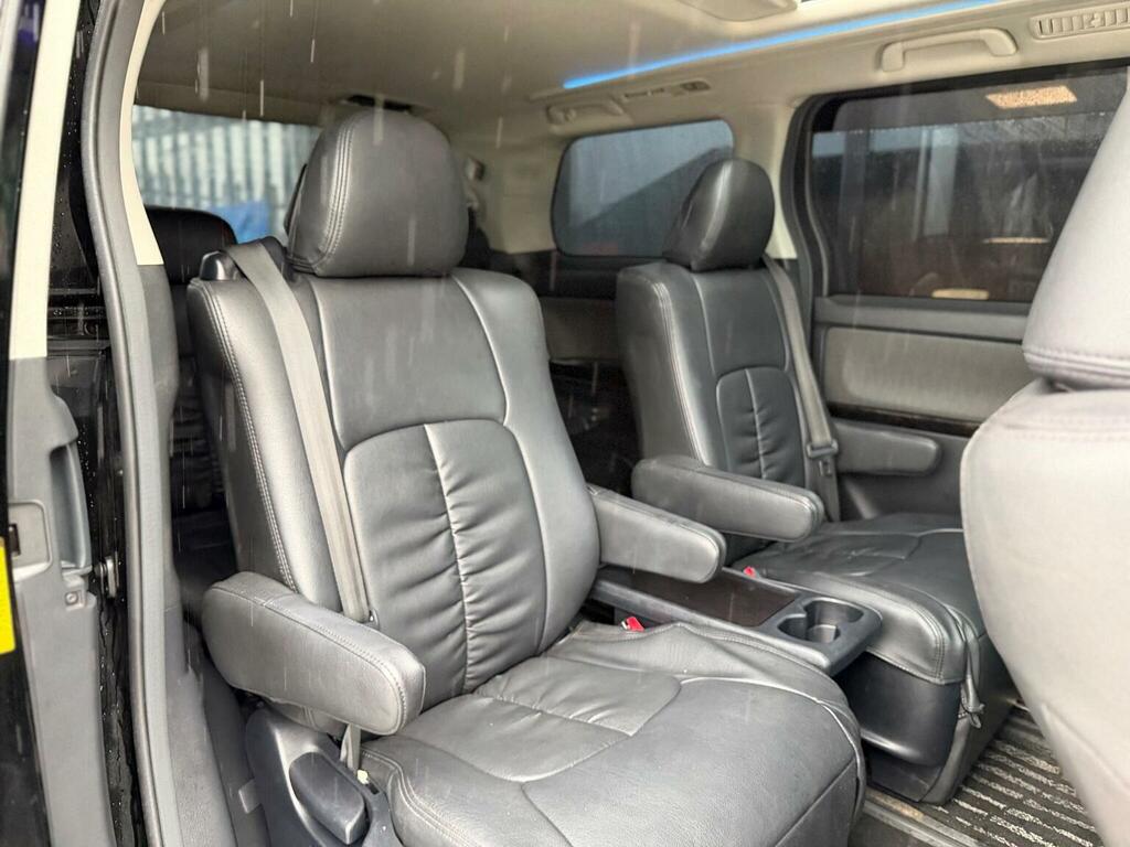 Toyota Alphard   #44