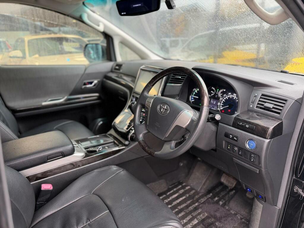 Toyota Alphard   #15