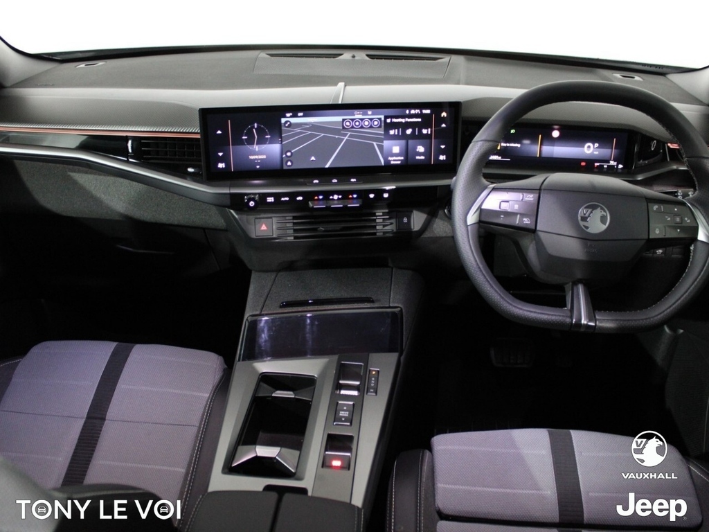 Vauxhall Grandland 1.2 Hybrid 136 Gs E-dct6 DL74FZE Silver #2