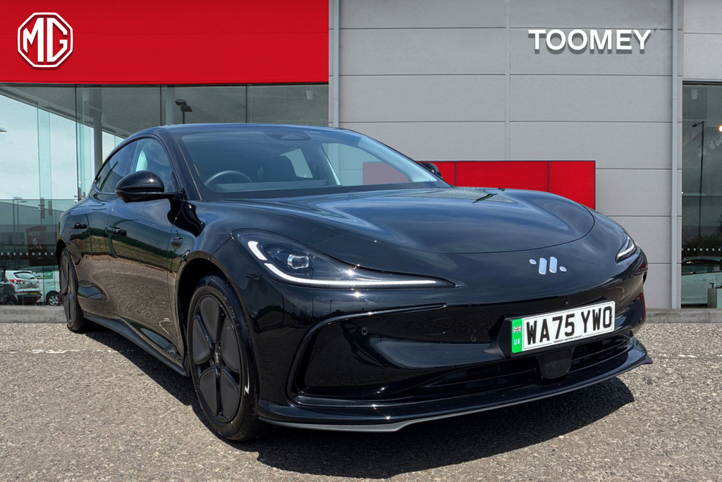 MG IM5 75Kwh Standard Range Saloon Black