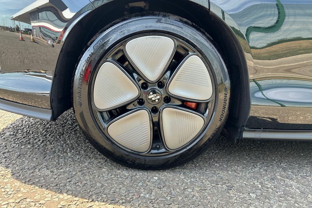 MG IM5 75Kwh Standard Range Saloon WA75YWO Black #5