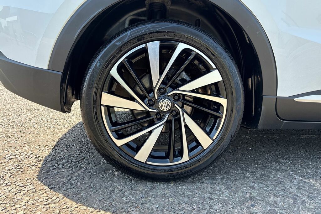 MG ZS 1.5 Hybrid Plus Trophy Suv Hybrid White #5