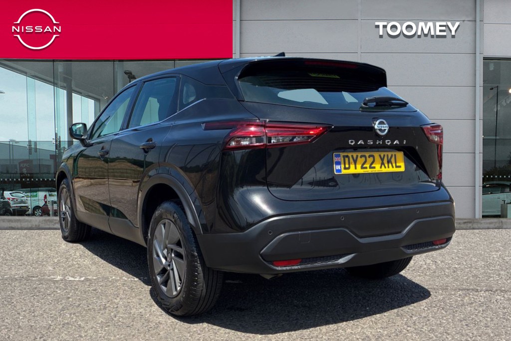 Nissan Qashqai 1.3 Dig T Mhev Acenta Premium Suv Hybri DY22XKL Black #3