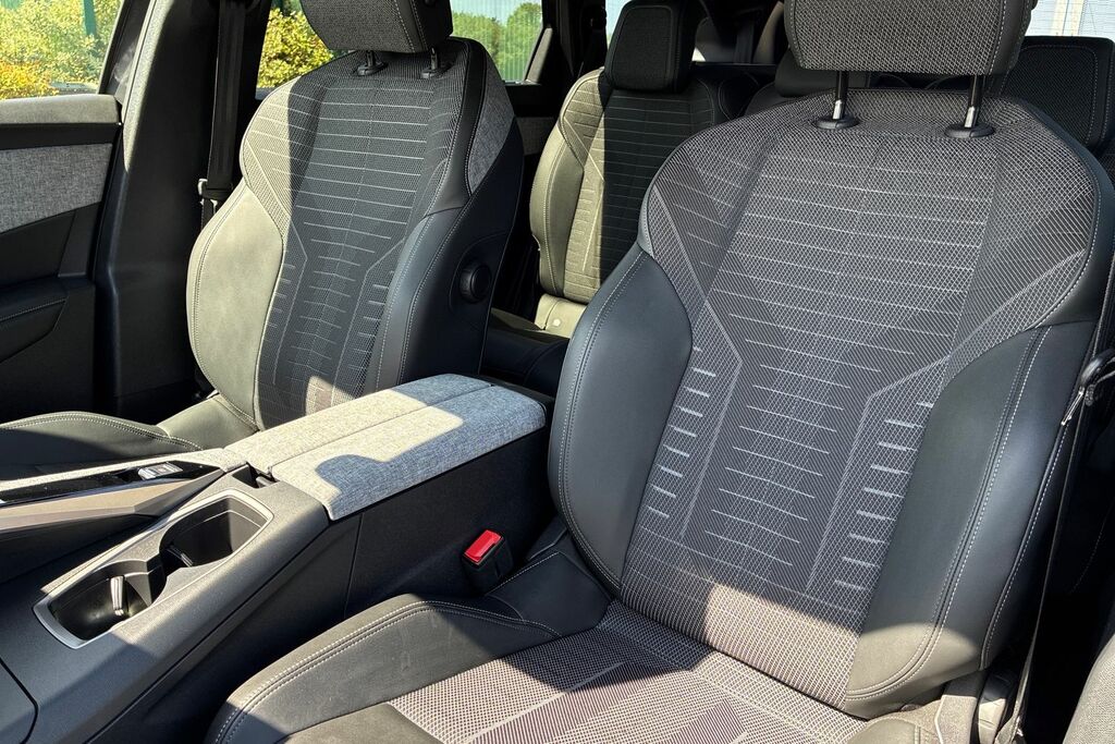 Peugeot 5008 1.2 Hybrid 136 Gt E-dsc6 Grey #14