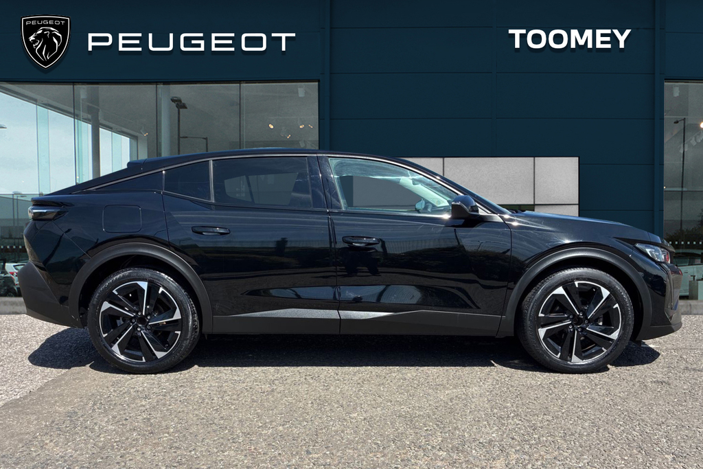 Peugeot 408 1.2 Puretech Allure Premium Fastback Ea Black #4