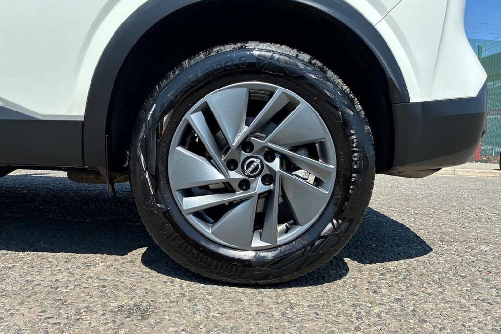 Nissan Qashqai 1.3 Dig T Mhev Acenta Premium Suv Hybri LN24BUW White #6