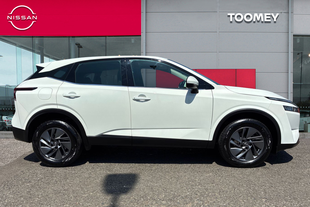 Nissan Qashqai 1.3 Dig T Mhev Acenta Premium Suv Hybri LN24BUW White #5