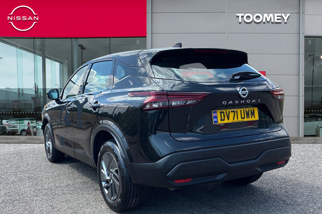 Nissan Qashqai 1.3 Dig T Mhev Acenta Premium Suv Hybri DV71UWM Black #3