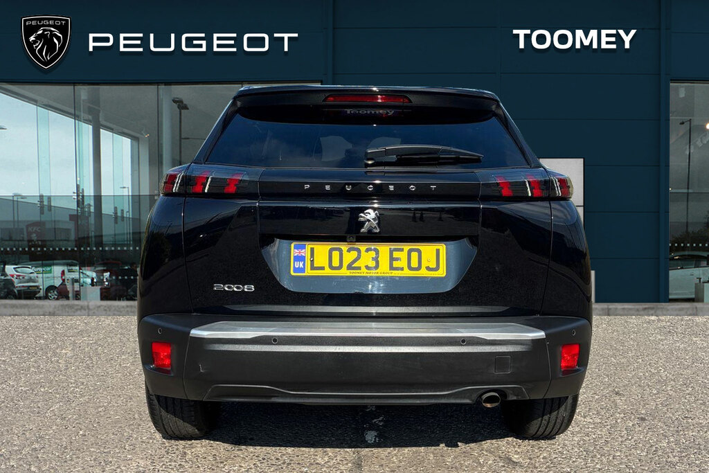 Peugeot 2008 1.2 Puretech Allure Premium Plus Suv M Black #6