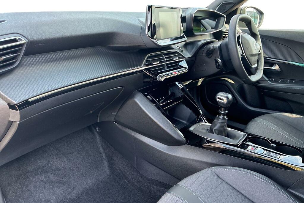 Peugeot 2008 1.2 Puretech Allure Premium Plus Suv M Black #2