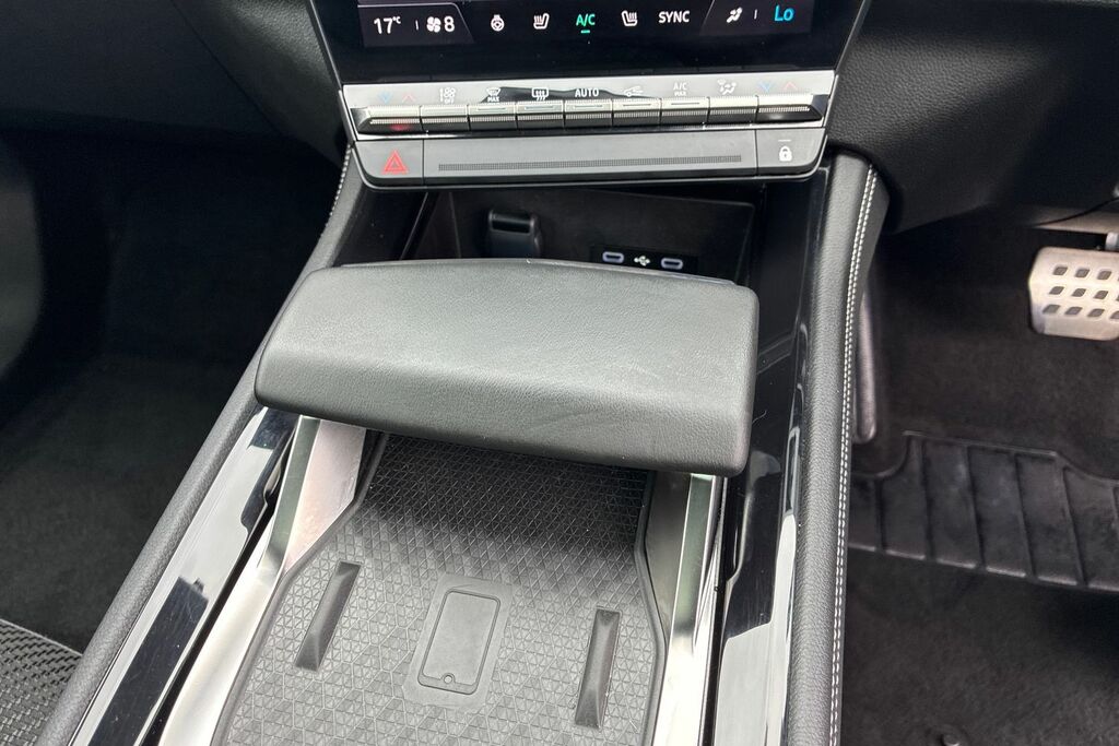 Renault Austral Renault Austral 1.2 E-tech Fhev Iconic Esprit Alpi Black #18