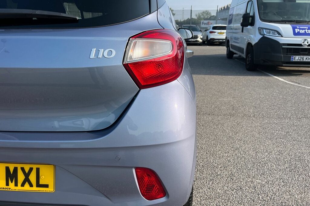 Hyundai I10 Premium White #12