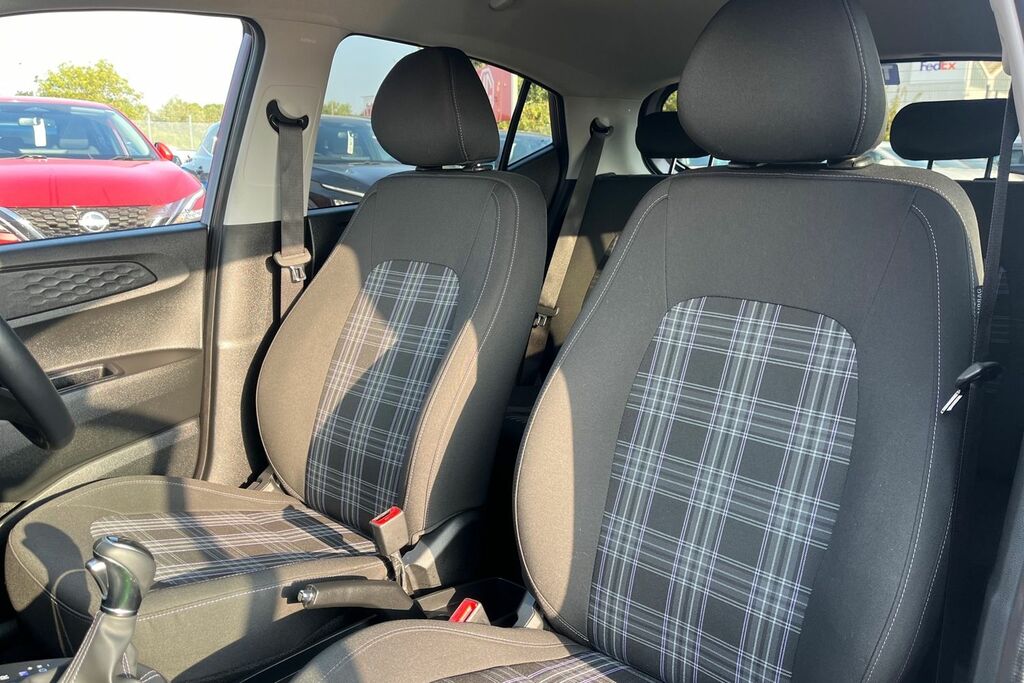 Hyundai I10 Premium White #14