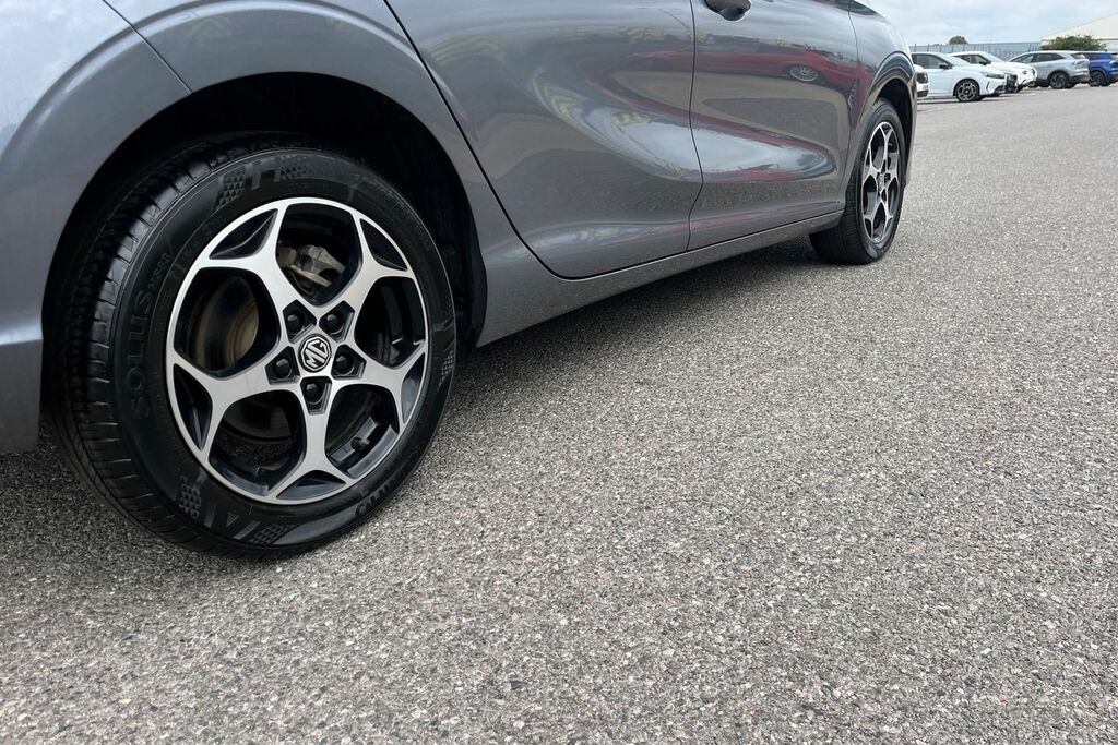 MG MG3 1.5 Hybrid Trophy Red #13