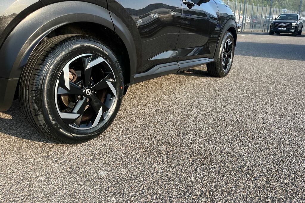 Nissan Juke Tekna White #14