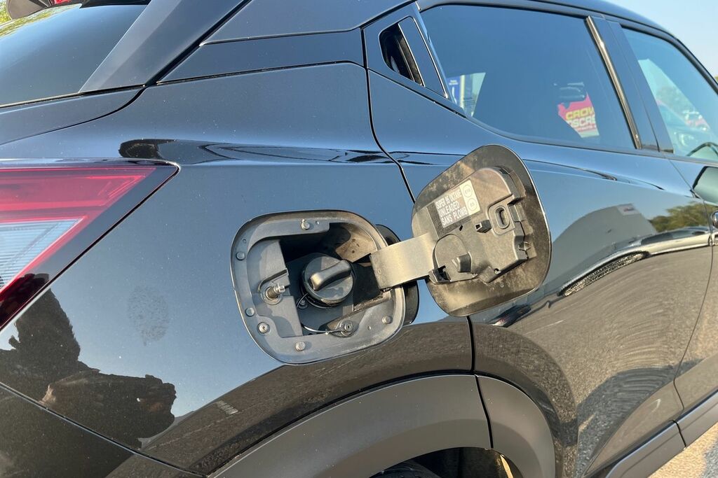 Nissan Juke Tekna White #24
