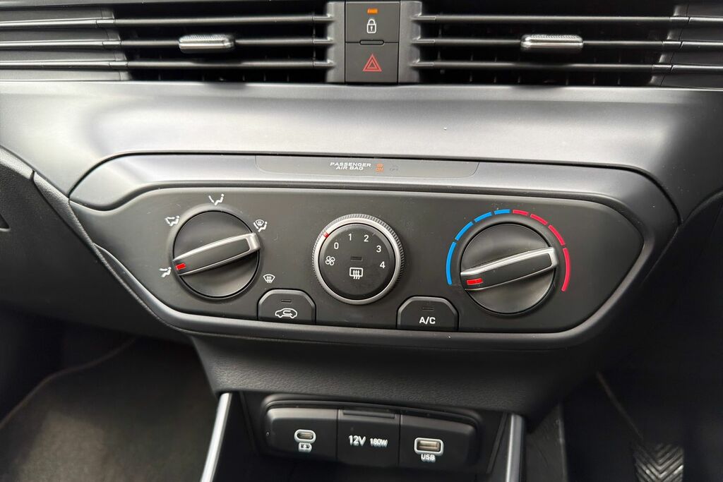 Hyundai I20 Premium Black #18