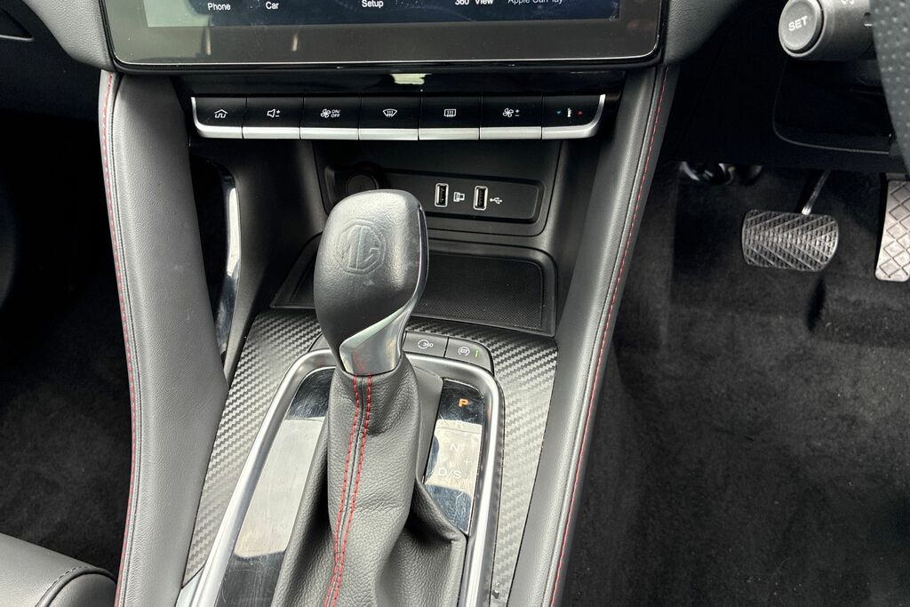 MG ZS 1.0T Gdi Exclusive Dct Red #18