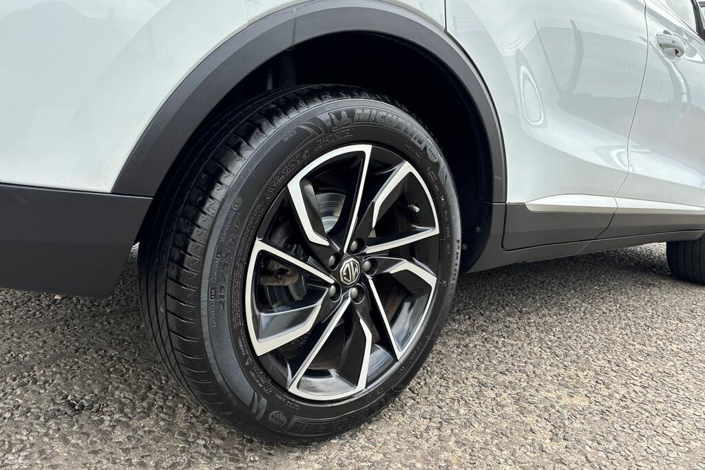MG ZS 1.0T Gdi Exclusive Dct Red #13