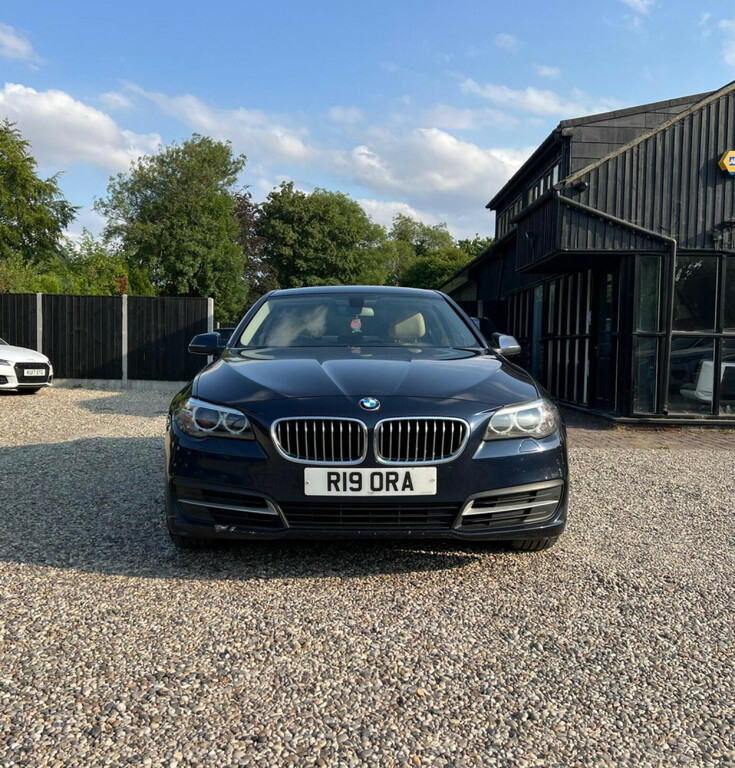 BMW 5 Series M Sport White #26
