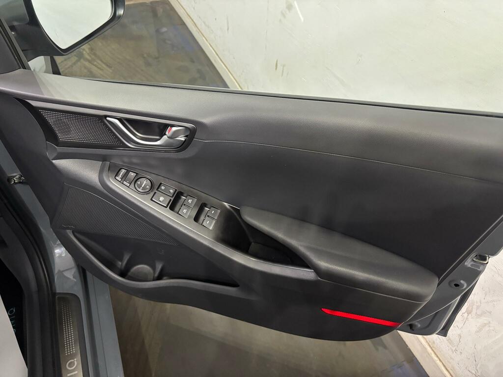 Hyundai Ioniq Hatchback  #13