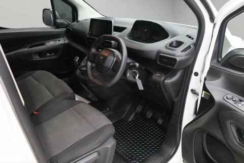 Peugeot Partner 2019 19 1.6 NV19YZG White #2