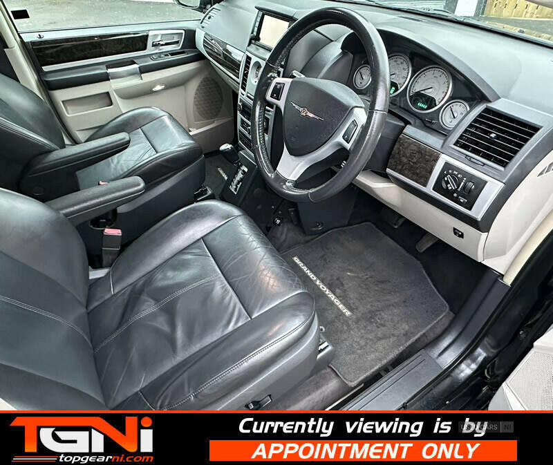 Chrysler Grand Voyager 3.8 V6 Limited Black #5