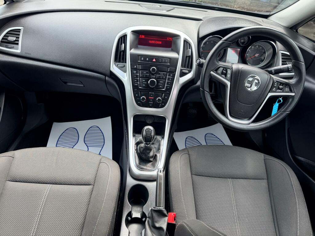 Vauxhall Astra 1.6 16V Elite Red #10