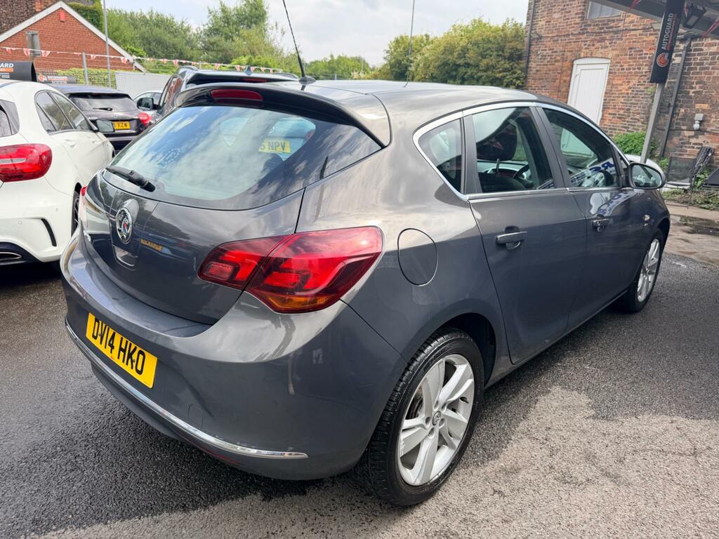 Vauxhall Astra 1.6 16V Elite Red #9