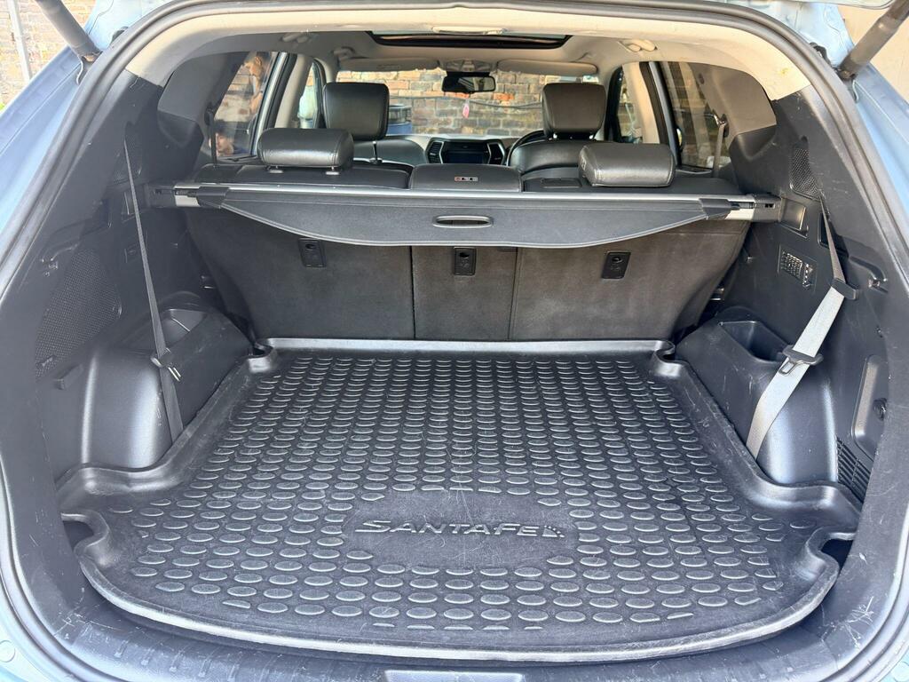 Hyundai Santa Fe Santa Fe Premium Crdi Red #31