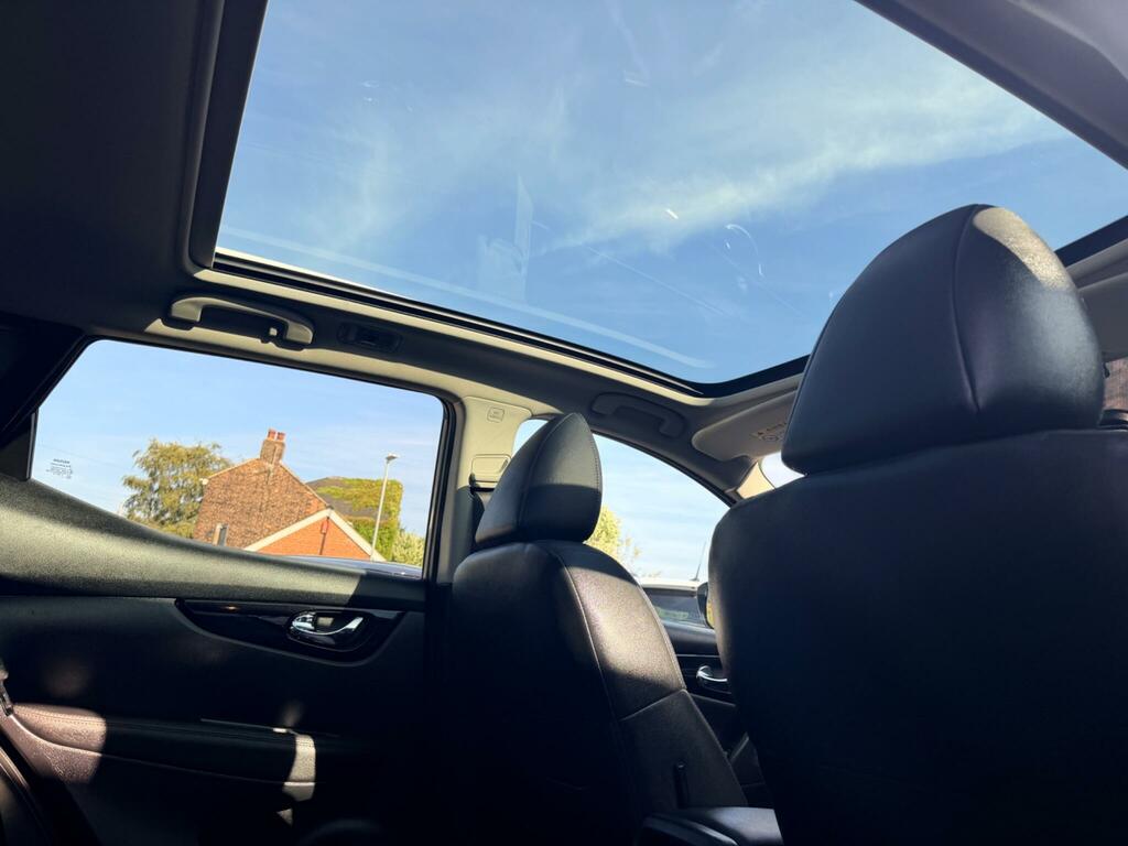 Nissan Qashqai Hatchback Brown #15