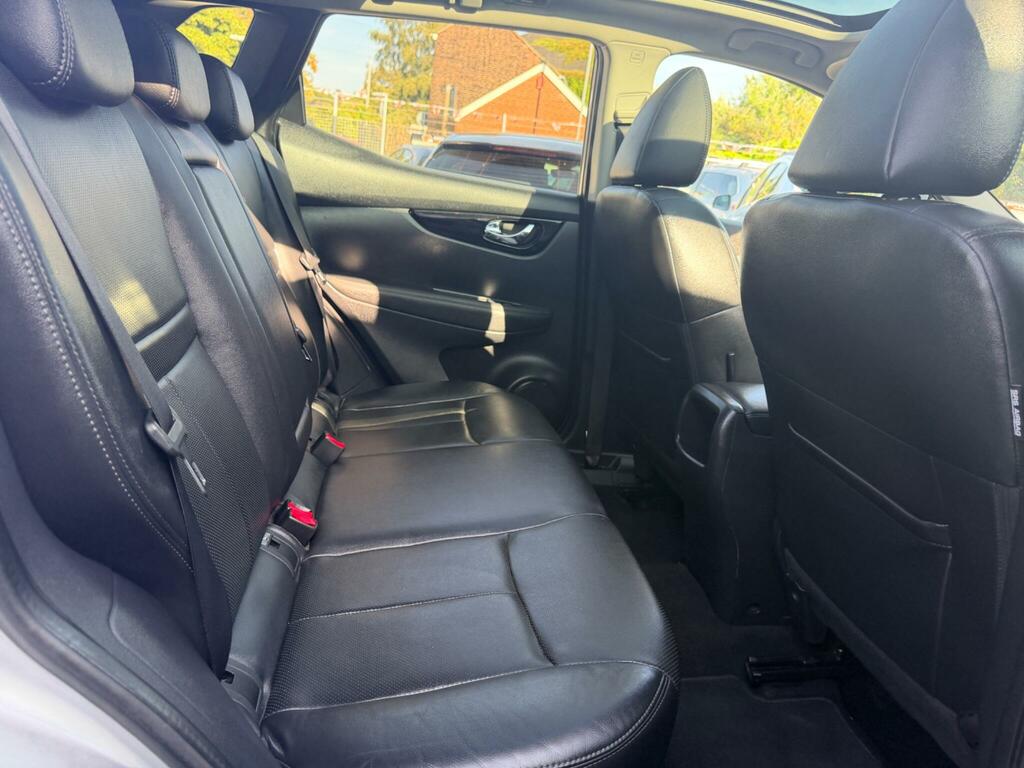Nissan Qashqai Hatchback Brown #16