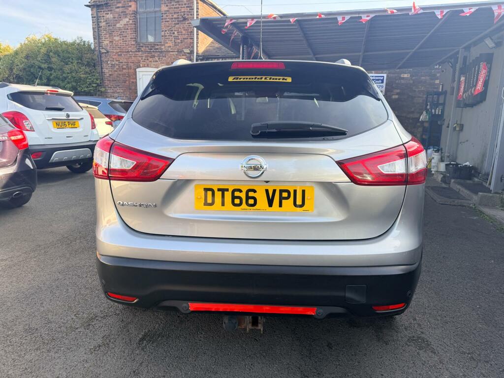 Nissan Qashqai Hatchback Brown #10